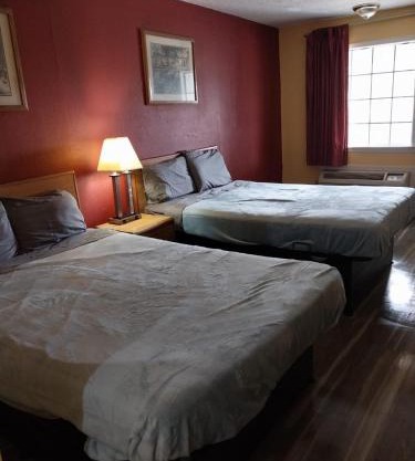 2 Double Beds Hotel Room 262