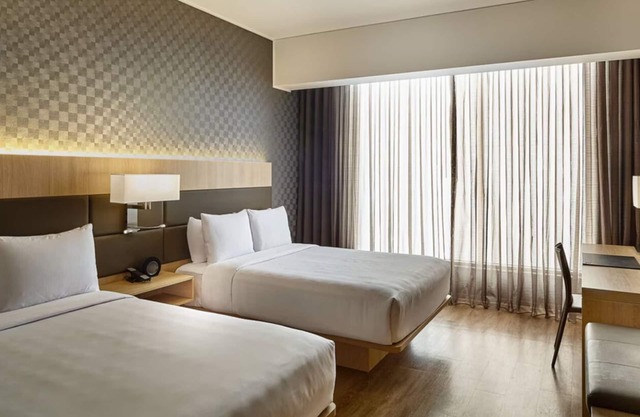 2 Double Beds w/City View at AC Hotel Lima Miraflores—Minutes to Waikiki Beach
