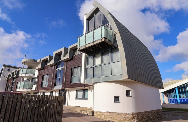 2 DRIFTWOOD, family friendly, country holiday cottage in West Bay