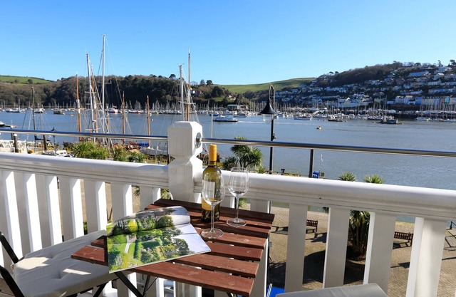 2 Embankment House, DARTMOUTH