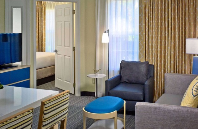 2 Family-friendly Suites W/Kitchen! Minutes to Twin Creek Preserve! FREE Parking