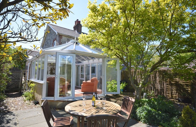 2 Farm Cottages - un chalet qui peut accueillir 4 personnes dans 2 chambres