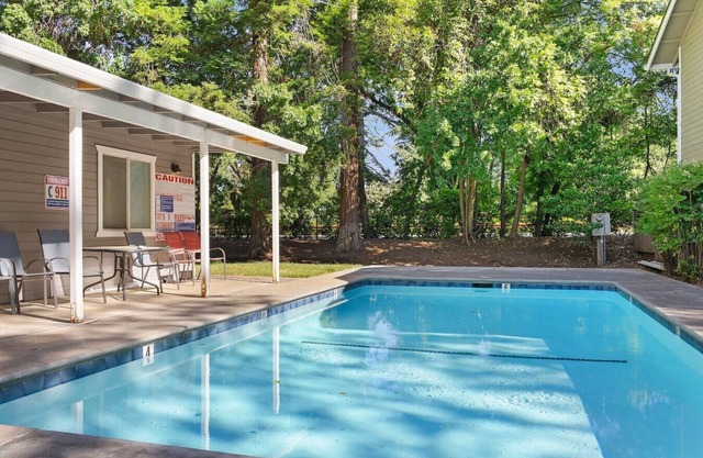 2 Connected Farmhouses w/ Pool + BBQ