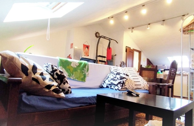 2 Floor with pool, Video Games and 3 toilets, 3 mins to Beach in Castro-Urdiales