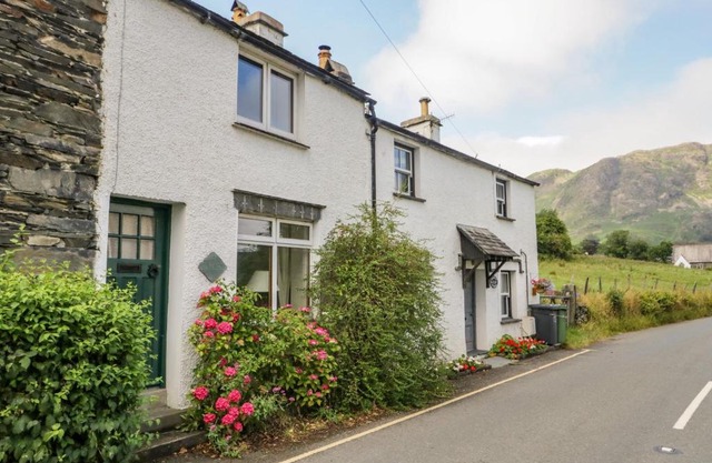 2 Gateside Cottages