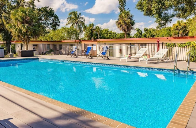 # 2: Piscine d'eau sal��e, maison de vacances détendue