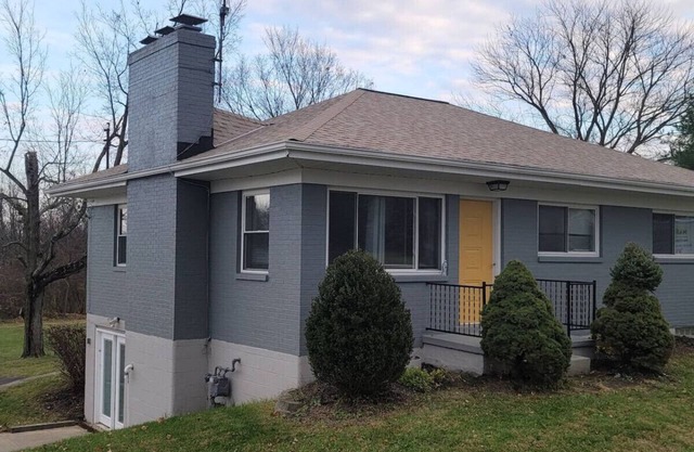2 Homes for large group / Hot Tub & Close to all
