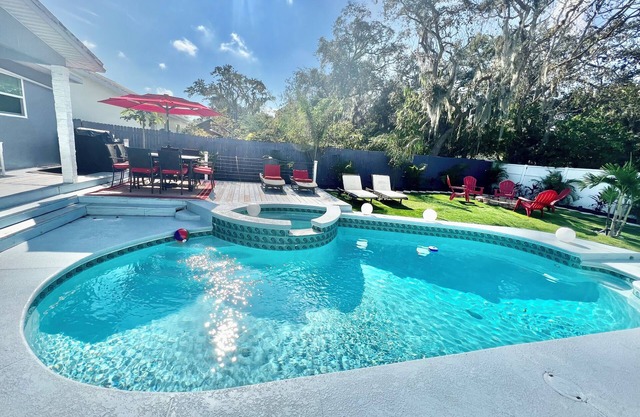 2 Homes – LARGE GROUPS WELCOME - Heated Pool, Spa & Backyard Games – Sleeps 24!