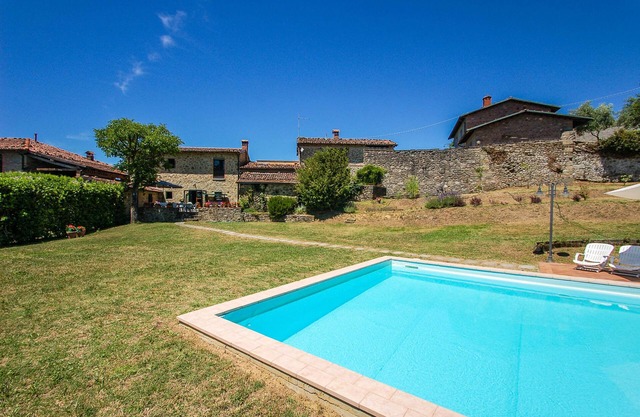 2 maisons avec piscine privée à 60km de Lucques pour 18 personnes.