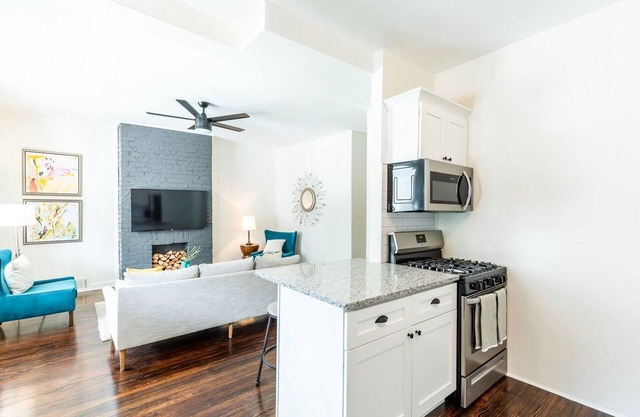 2 in 1! Updated Home in Hyde Park Sleeps 10 in 2 Units – Walk to Waterfront