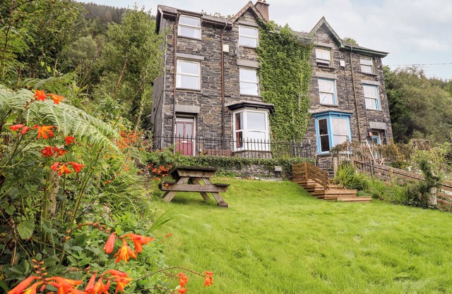 2 ISYGRAIG, les animaux de compagnie, avec un jardin à Corris, Ref 937399