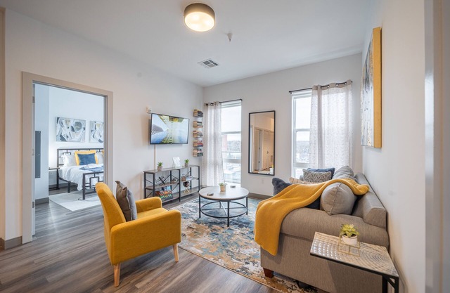 2 King Bed 2 Bath Easy ride to NYC and Shopping