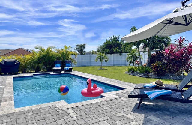 Family Retreat Heated Pool Games Private Yard