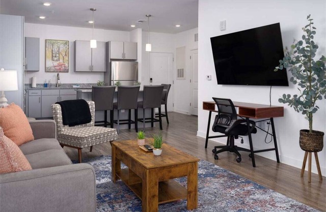 Luxury 2BR: Pool, Pets OK, Near Oak Mountain Fun