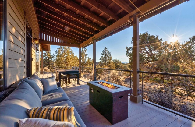 Cabin 89 - 2BD/2BA Cabin + Twin Daybed - Renovated Oct '21 - New Hot Tub - Brasada Ranch Amenities