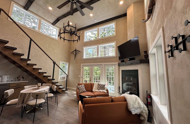2 Luxury vacation homes 5bed/4bath combined