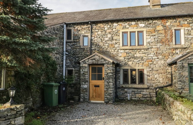 2 Meadow View, CARK IN CARTMEL