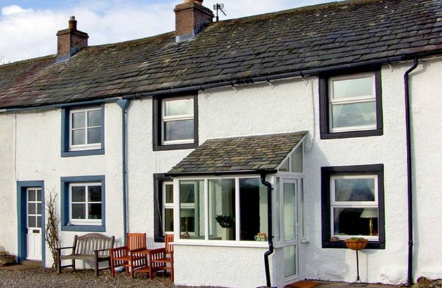 2 MELLFELL VIEW, pet friendly, with open fire in Penruddock