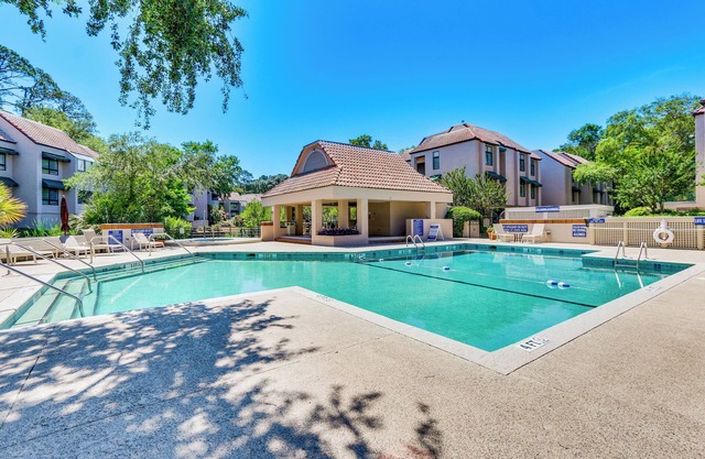 2 Mi to Beach: Hilton Head Condo w/ Pool!