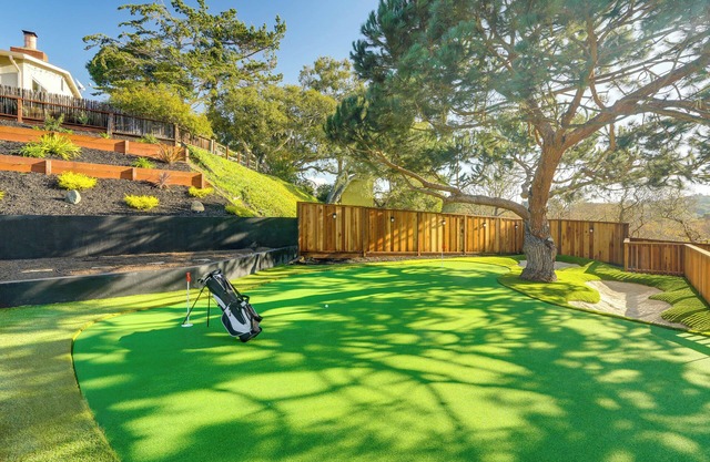 2 Mi to Beach: Home w/ Patio in Del Rey Oaks!