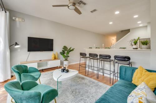 2 Mi to Disney World Townhome with Patio!