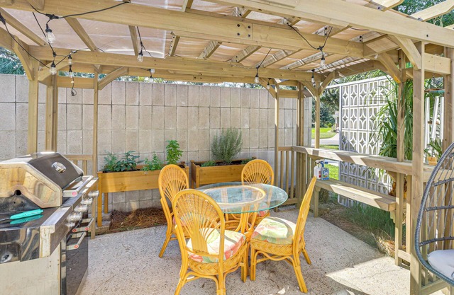 2 Mi to FSU: Unique Home w/ Patio & Spacious Yard