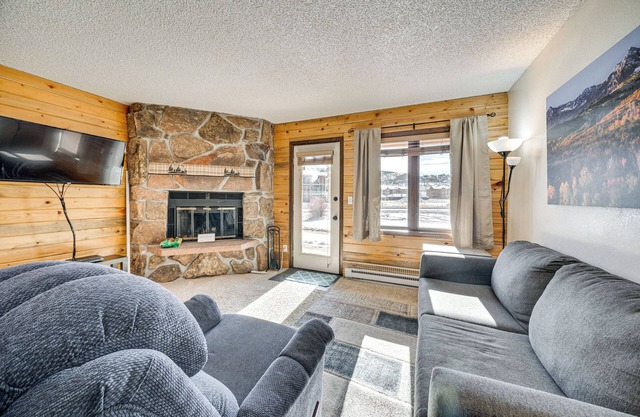 2 Mi to Granby Ranch: Mtn-View Studio w/ Perks
