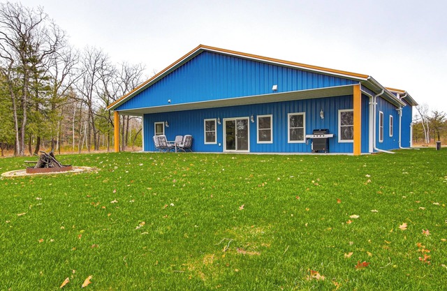 2 Mi to Lake Michigan: Home w/ Patio in Green Bay