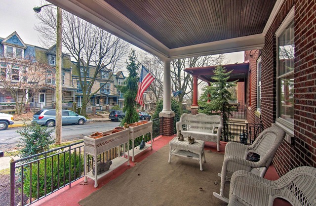 NOUVEAU! Spacious Reading Home avec Patio-2 mi à la pagode