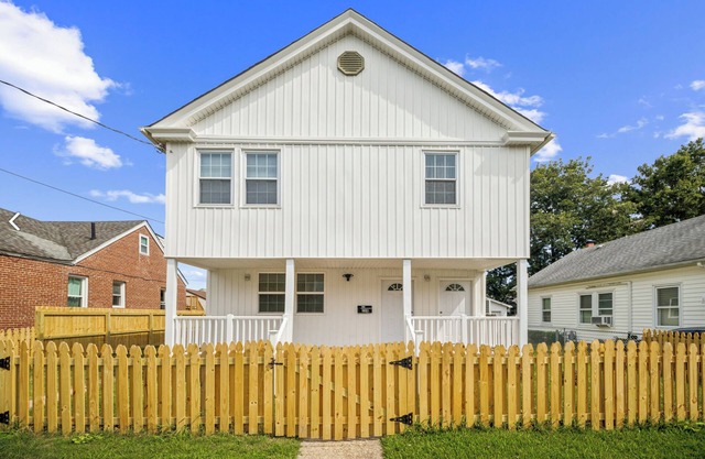 2 miles from Virginia Beach 1-bedroom apartment