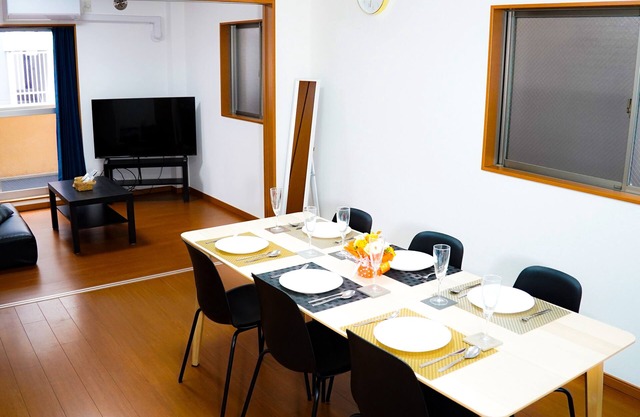 NEW [2 minutes from Station] 10 minutes to USJ Solaniwa Onsen Namba Umeda!