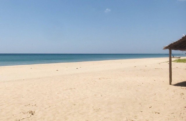 2 minutes to the nilaveli beach! Wonderful Experience
