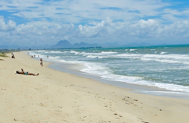 🏝️HOUSE ON THE SEA 1 MINUTES WALK FROM THE BEACH IN THE CENTER OF UNAMAR/CABO FRIO.🏝️