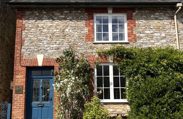 2 MYRTLE COTTAGES, pet friendly, with open fire in Stockland
