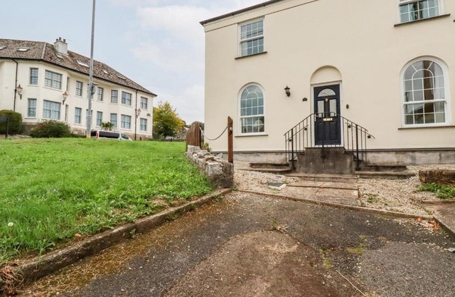 2 Old Talbot Cottages