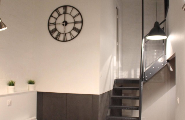 Très beau 2 pièces limite Vincennes près de Paris joli pied à terre pour visiter