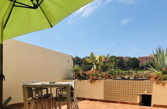 Appartement T2 à Lumio avec terrasse et parking, à 100m de la plage
