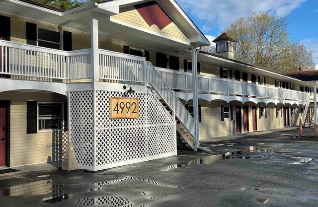 2 room suite with kitchen in recently renovated motel