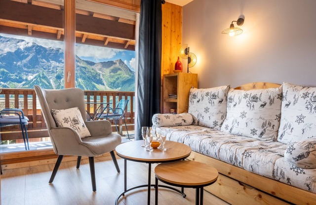2 pièces cabine 6 pers, balcon , piscine ,WIFI et parking