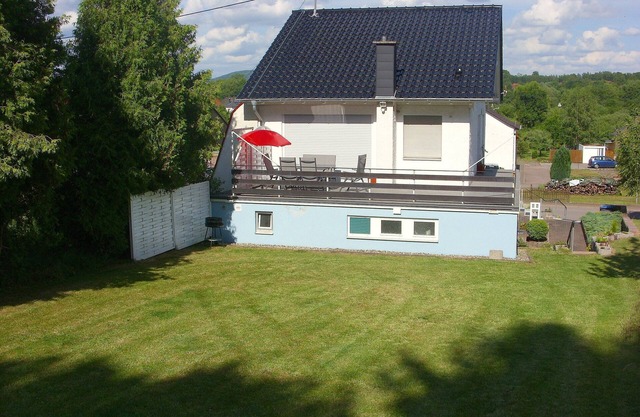 2 appartements séparés avec balcon / terrasse et jardin à usage unique