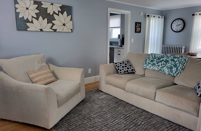 2 story cozy home. Walk to downtown Bangor and Brewer. Safe quiet neighborhood