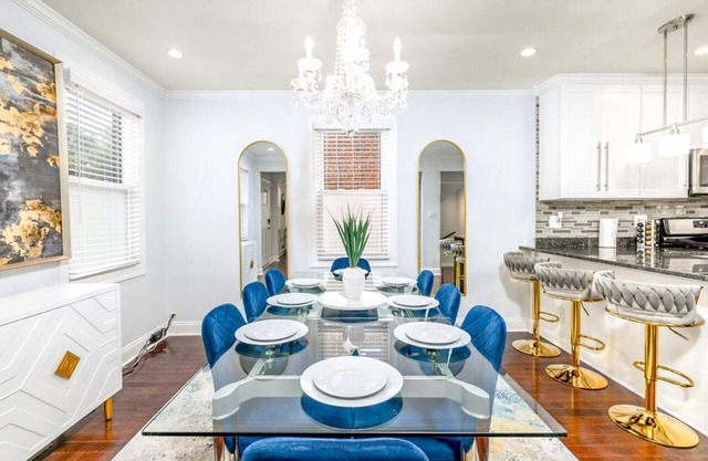 2 Story Oasis: 30+Days + Large Yard/Pet Friendly