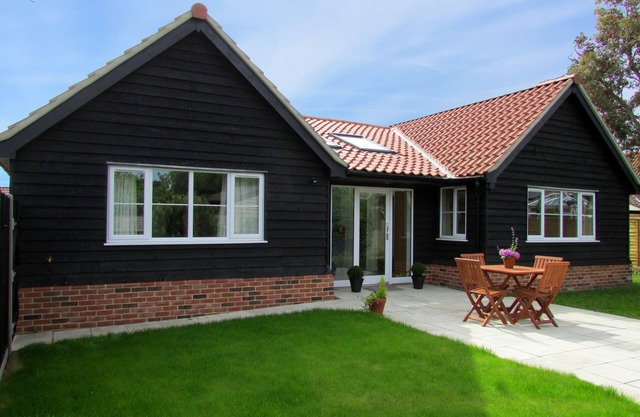 2 Suffolk Cottage, Knodishall