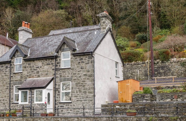 2 Tan Y Fedw, TREFRIW