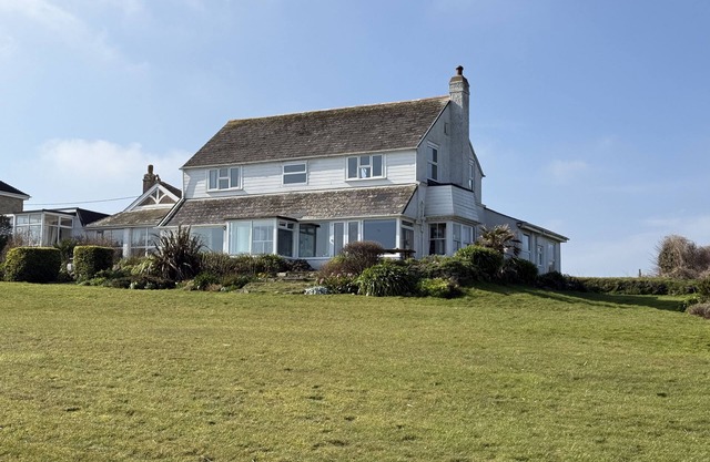 2 The Links - amazing views across the golf course and St Ives Bay