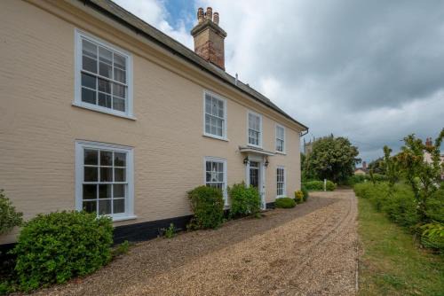 2 The Old Vicarage