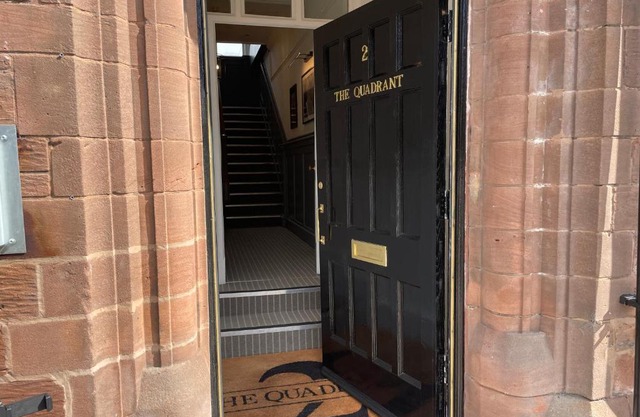 2 The Quadrant Luxury Apartments - Hoylake