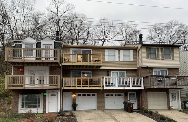 2 Townhomes attached to each other