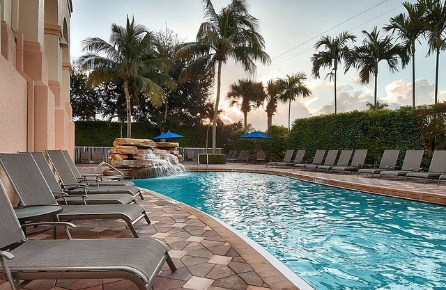 2 Units | Stylish Room Near Scenic Clam Pass Beach | Shuttle and Parking