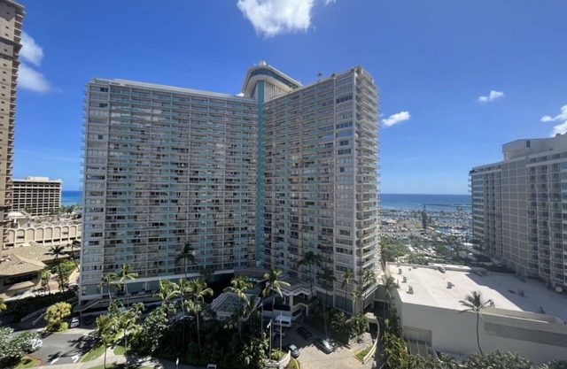 2 Units with lagoon/ocean views! Sleeps 10